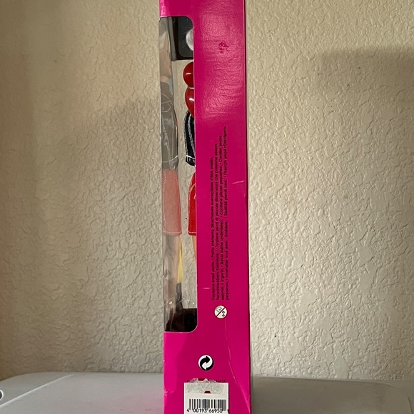 Disney Fun Barbie - 5th Edition - Picture 4 of 6